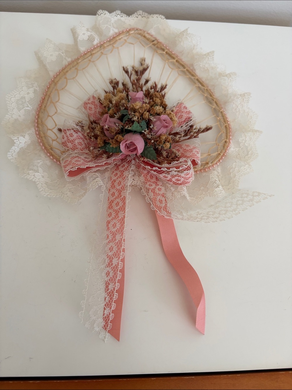 Vintage-Inspired Pink Lace Heart Bouquet Wall Decor